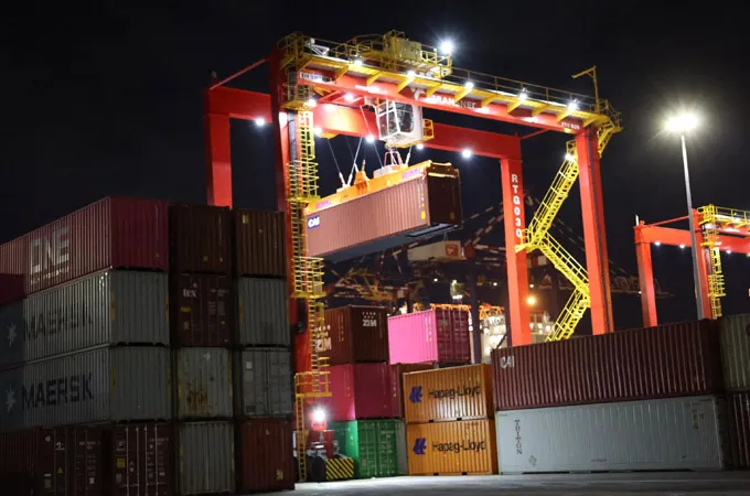 Liebherr, Transnet Port  Terminals sign 10-year partnership