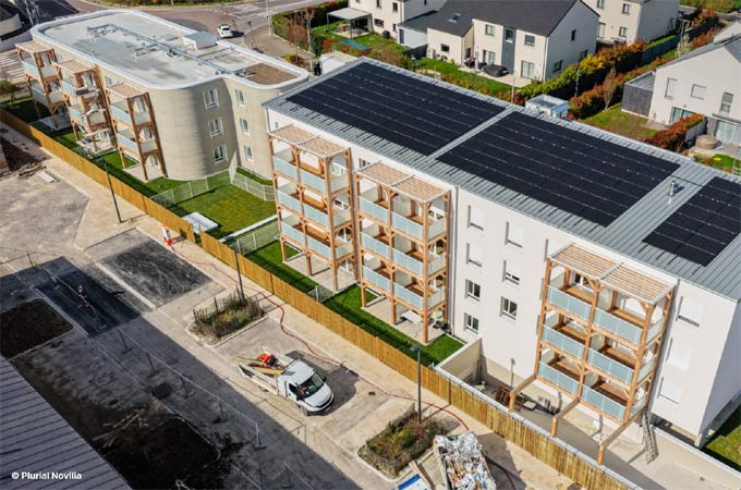 ViliaSprint² and the conventional building side by side