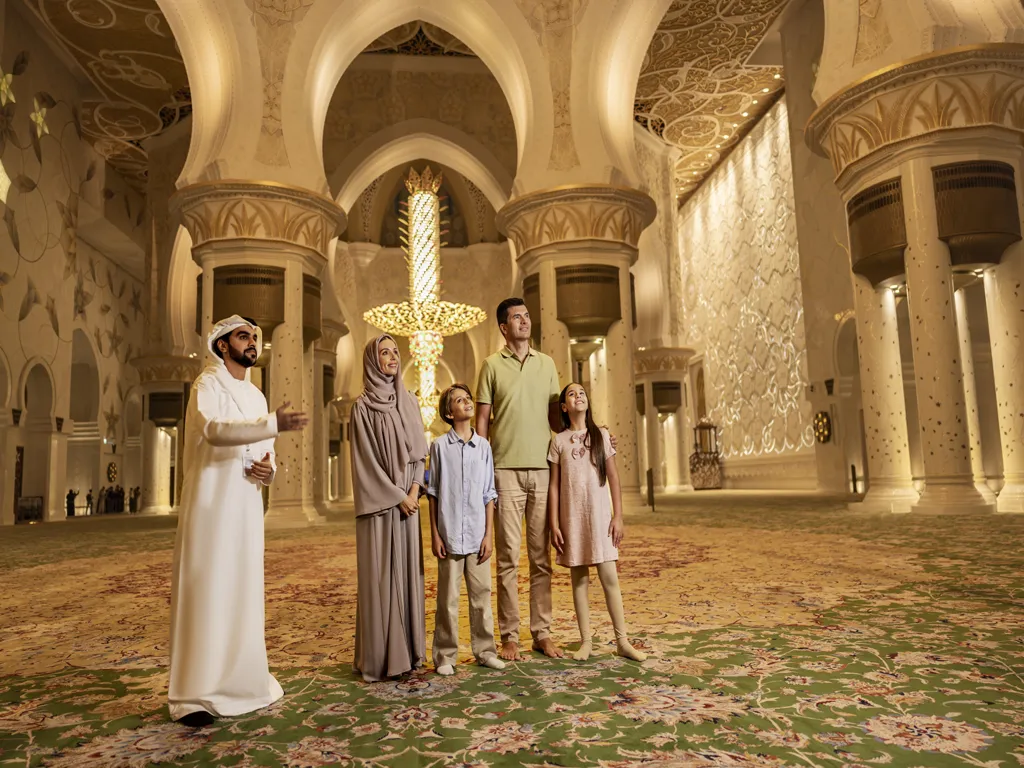 DCT Abu Dhabi enhances its travel industry e-learning programme 