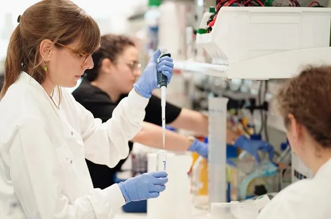 UK-Swiss team develops first human 'lung-on-chip' model using stem cells