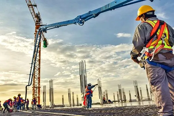GCC projects market hit by Iran war, contracts down 9.7pc