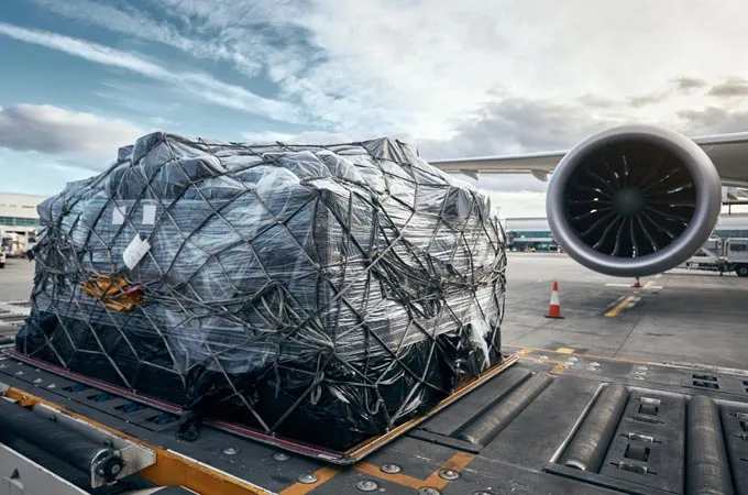 Global air cargo demand drops in March due to Gulf disruptions