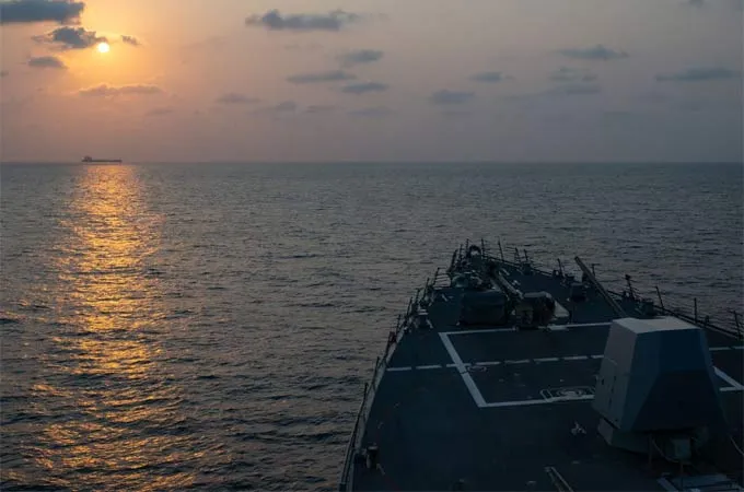 Iran targets ships in Strait of Hormuz, US blows of boats 