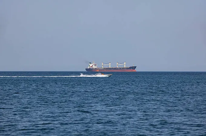 Oil, LNG vessels exit hormuz for Pakistan, China