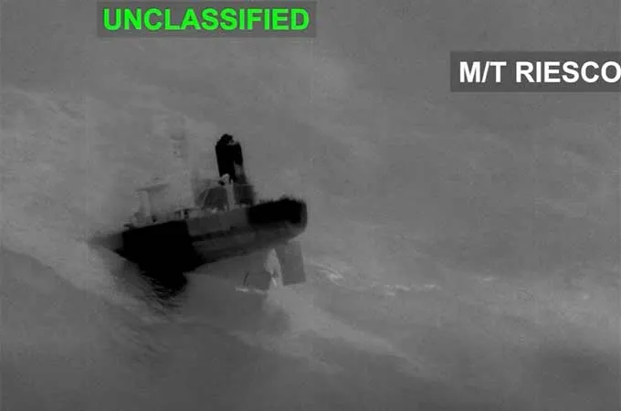US-Iran escalation puts Gulf shipping at fresh risk, tankers hit 