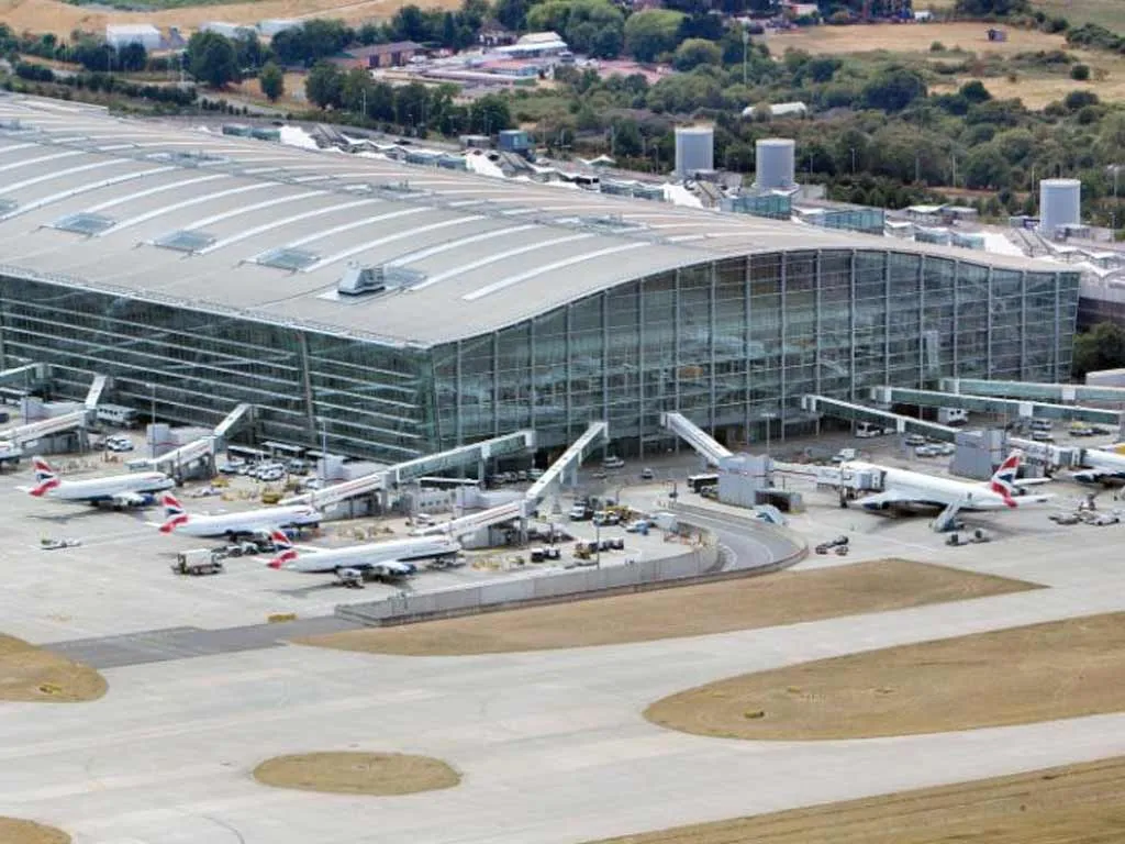 UK air traffic glitch sparks travel chaos, Gulf airlines face knock-on disruption