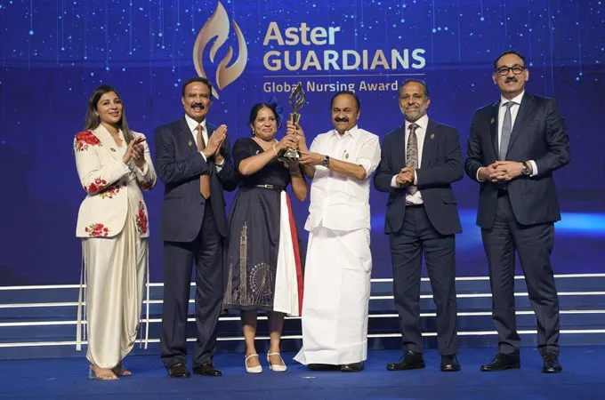 Agimol Pradeep wins Aster Guardians Global Nursing Award