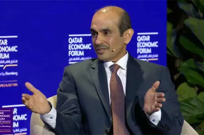 Qatar sees LNG expansion starting in 2027, rules out pipeline bypass
