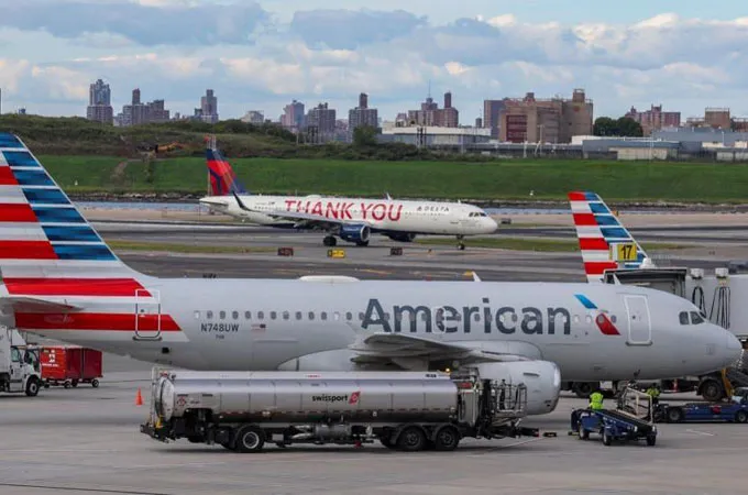 Hundreds of flights hit by telecom outage at major US airports