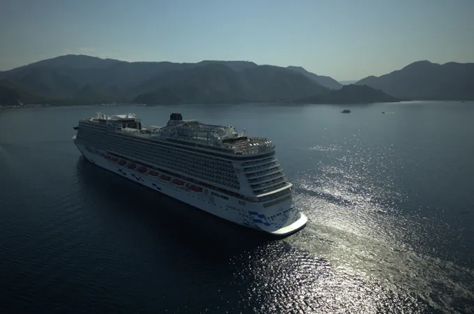  AROYA Cruises launches new mobile app in English, Arabic
