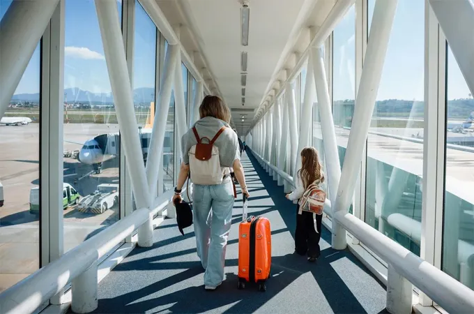 Global air passenger demand falls 0.8pc in August, IATA reports