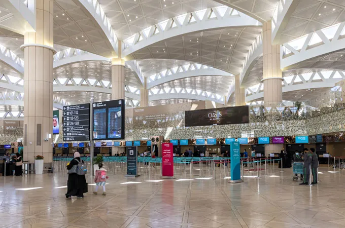 Riyadh airport attacked again, one killed 
