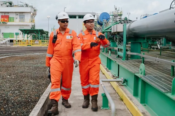 Eni agrees to sell Indonesian upstream interests to Pertamina, Medco