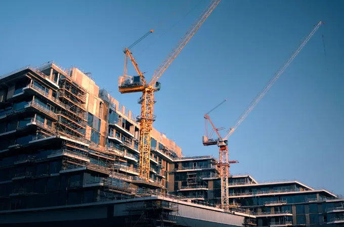 Abu Dhabi tightens roles of construction consultants, contractors