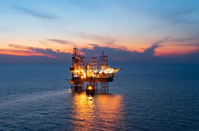 Oil prices ease on renewed peace hopes, supply concerns stay